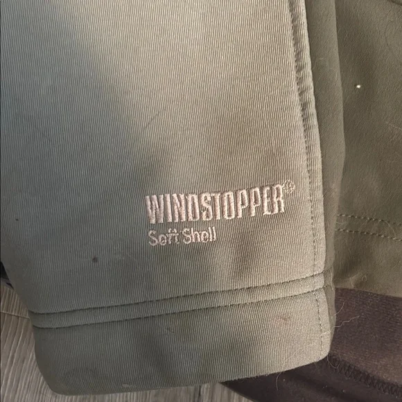 Mountain Hardware Softshell - Picture 2 of 4